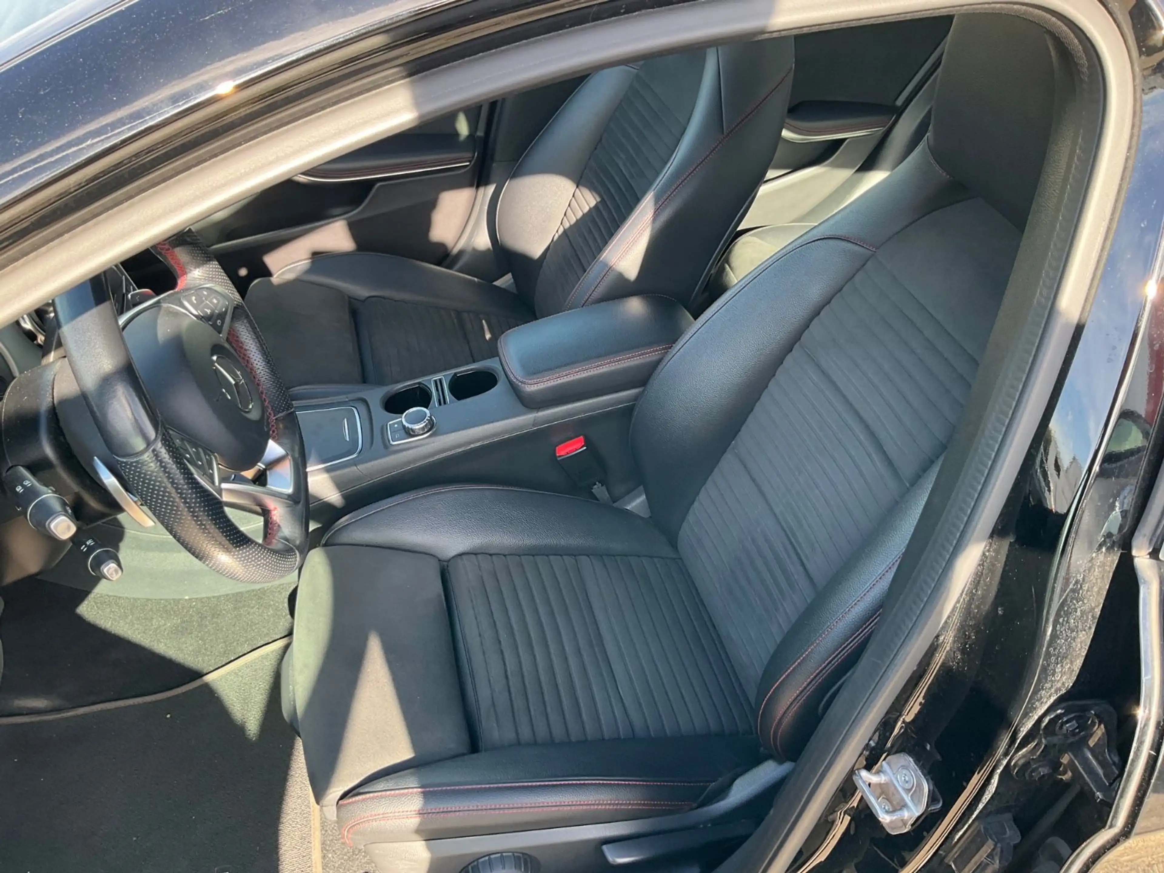 Mercedes-Benz GLA 250 4Matic . Sport + AMG Line ! — photo 19