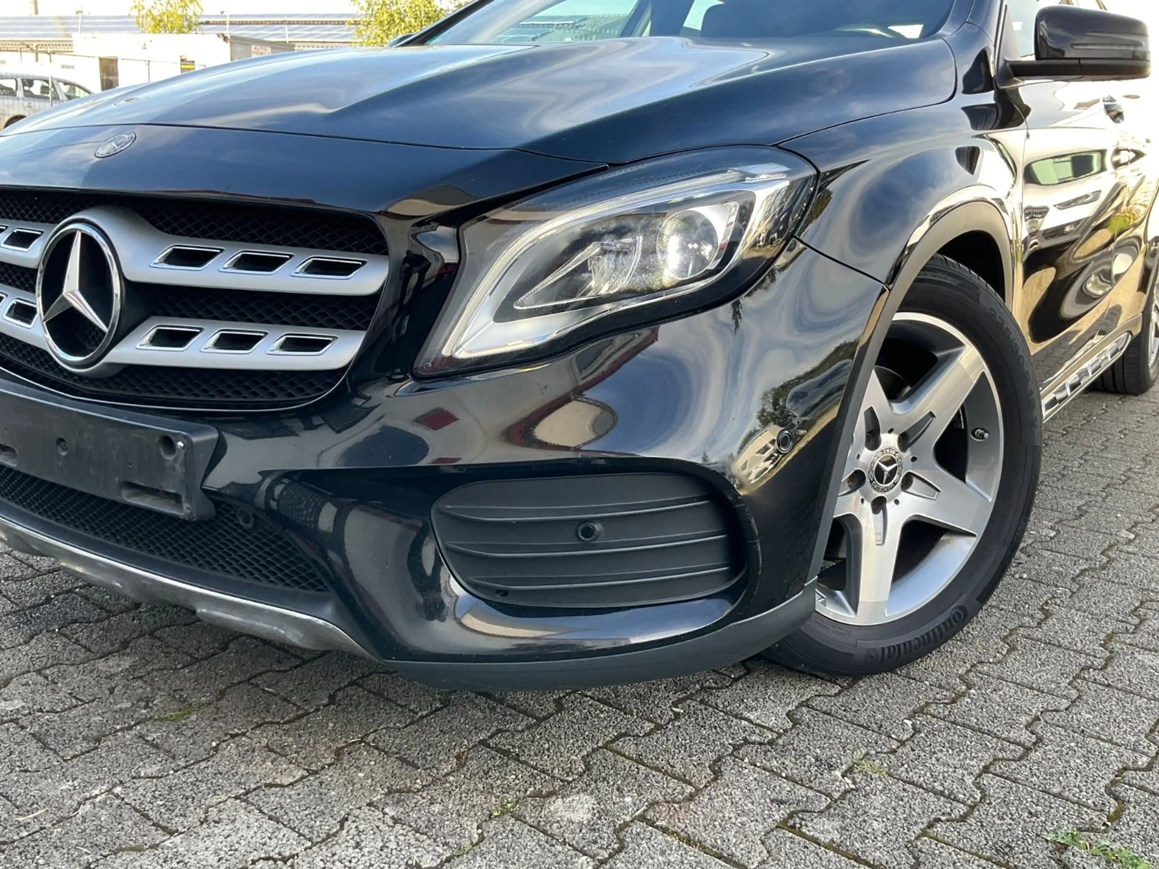 Mercedes-Benz GLA 250 4Matic . Sport + AMG Line ! — photo 25