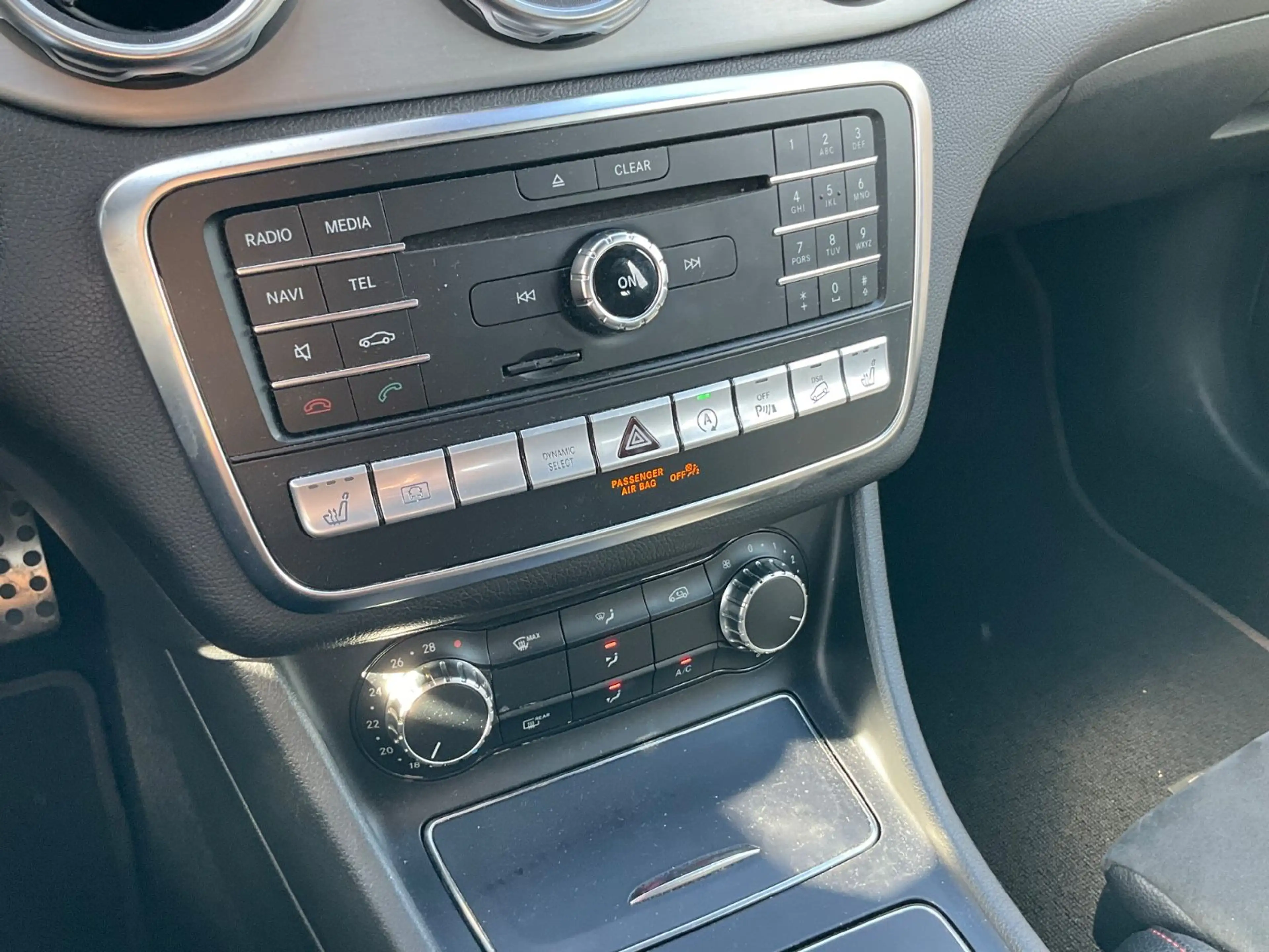 Mercedes-Benz GLA 250 4Matic . Sport + AMG Line ! — photo 23