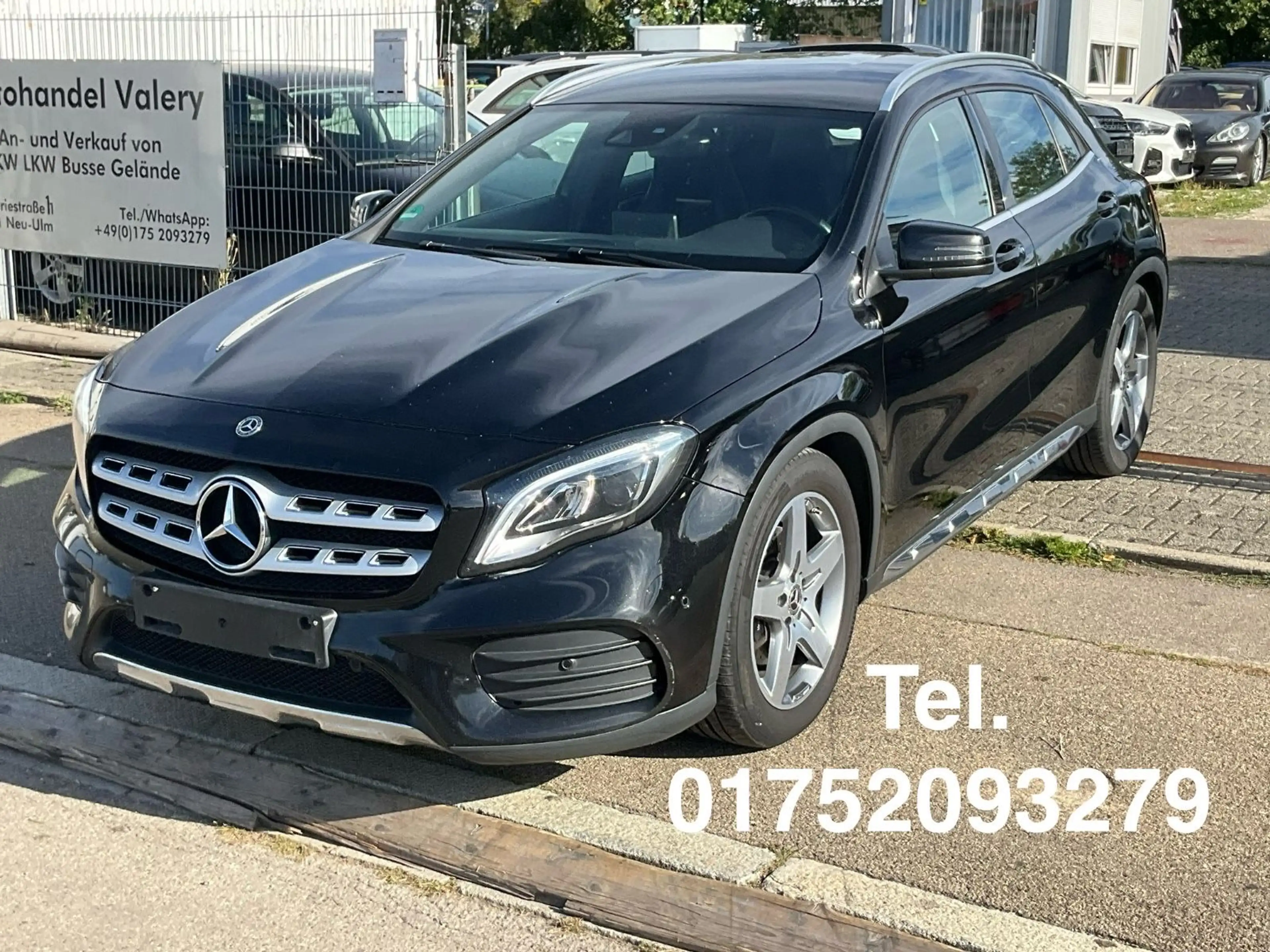 Mercedes-Benz GLA 250 4Matic . Sport + AMG Line !