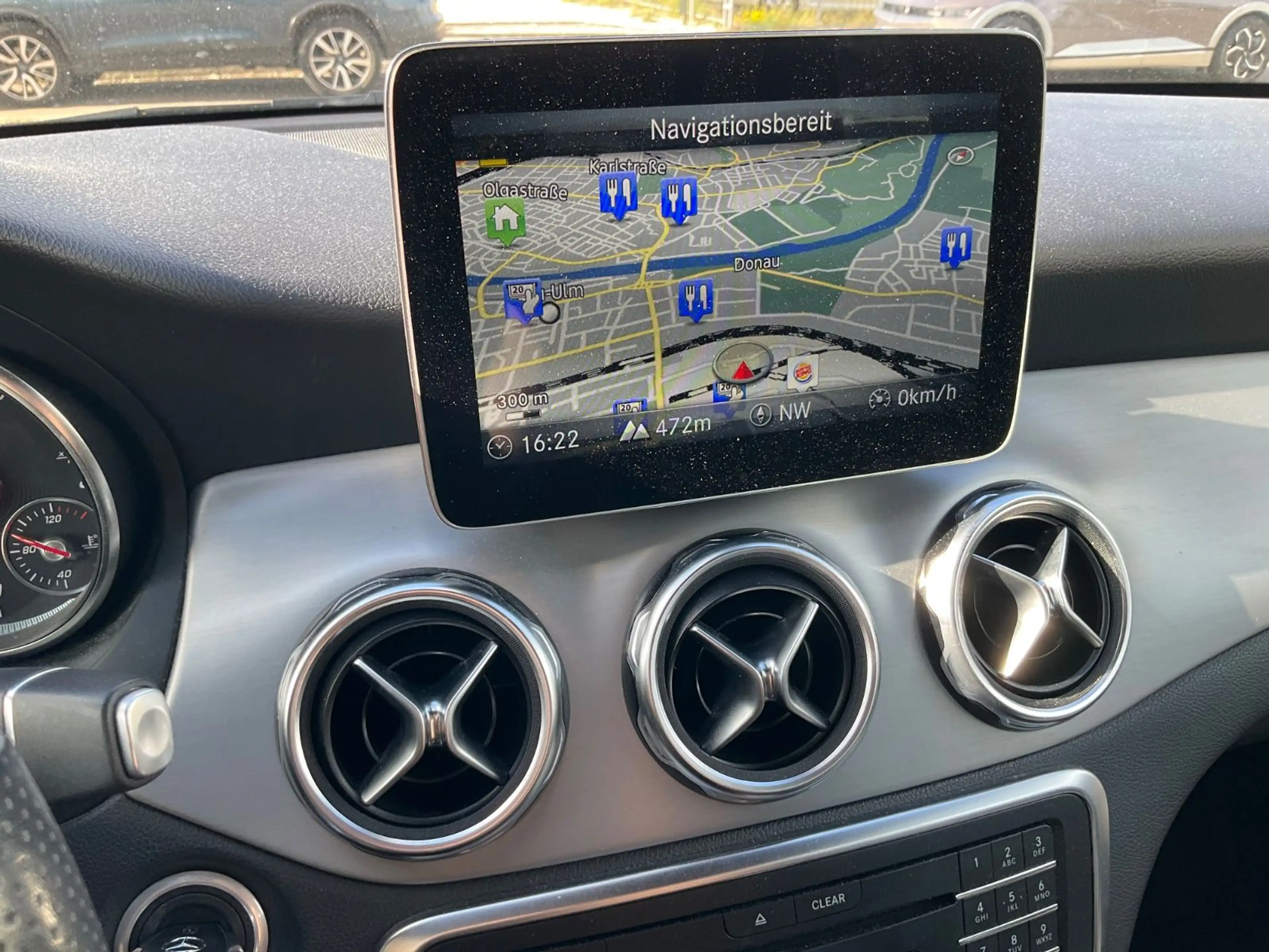 Mercedes-Benz GLA 250 4Matic . Sport + AMG Line ! — photo 22