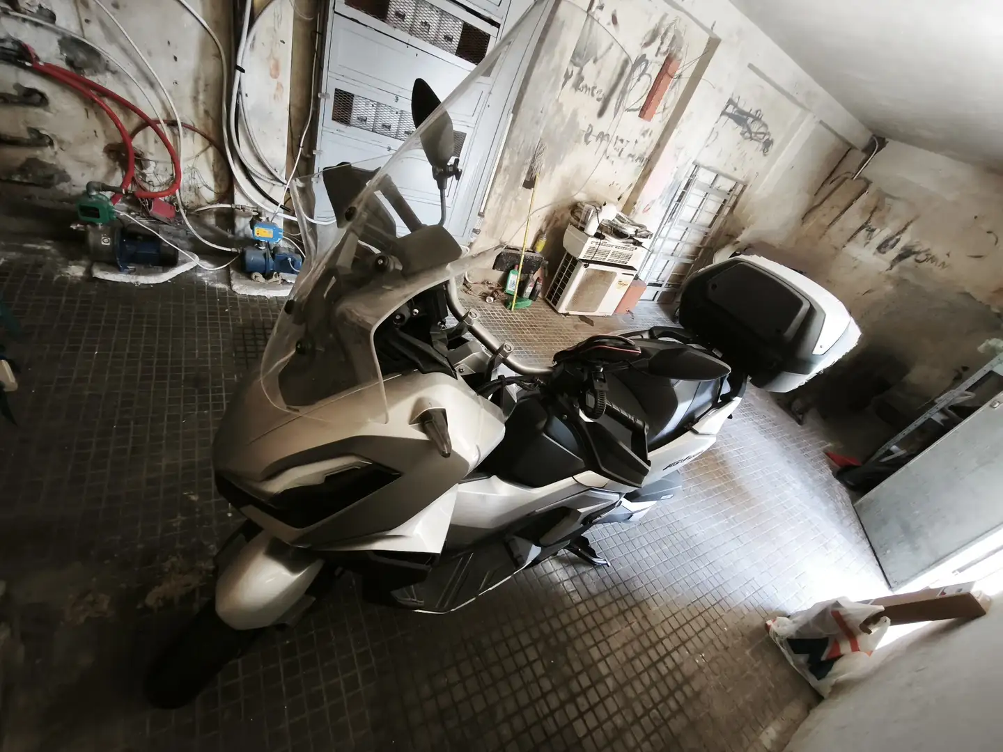 Honda ADV 350 Standard Gris - 2