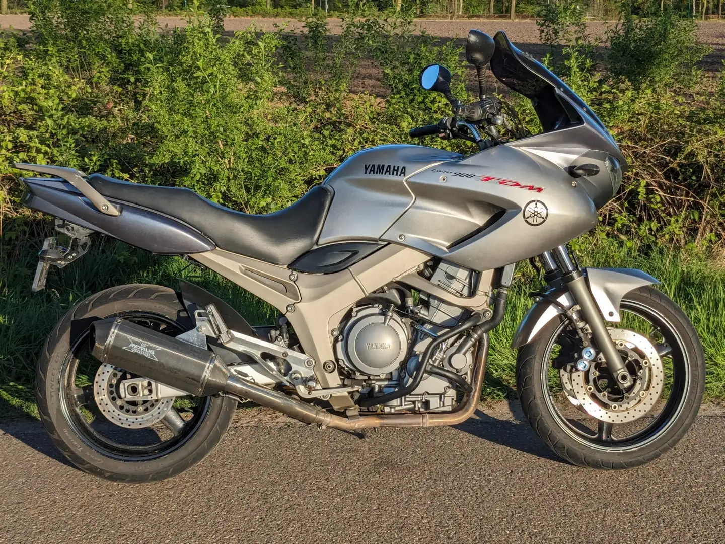 Yamaha TDM 900 srebrna - 1