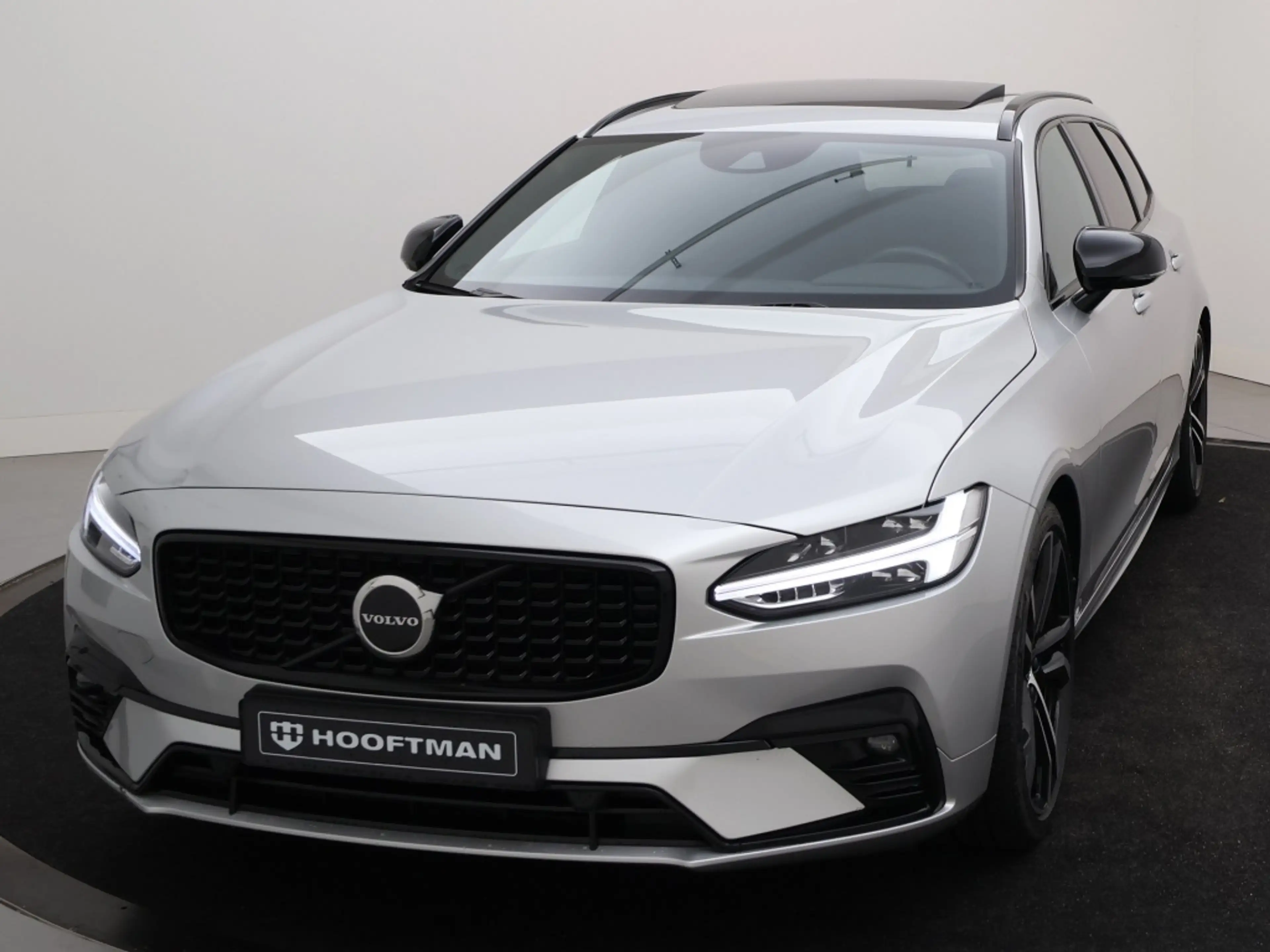 Volvo V90 B4 AUT(8) R-DESIGN SCHUIFDAK 20INCH HARMAN KARDON — photo 6