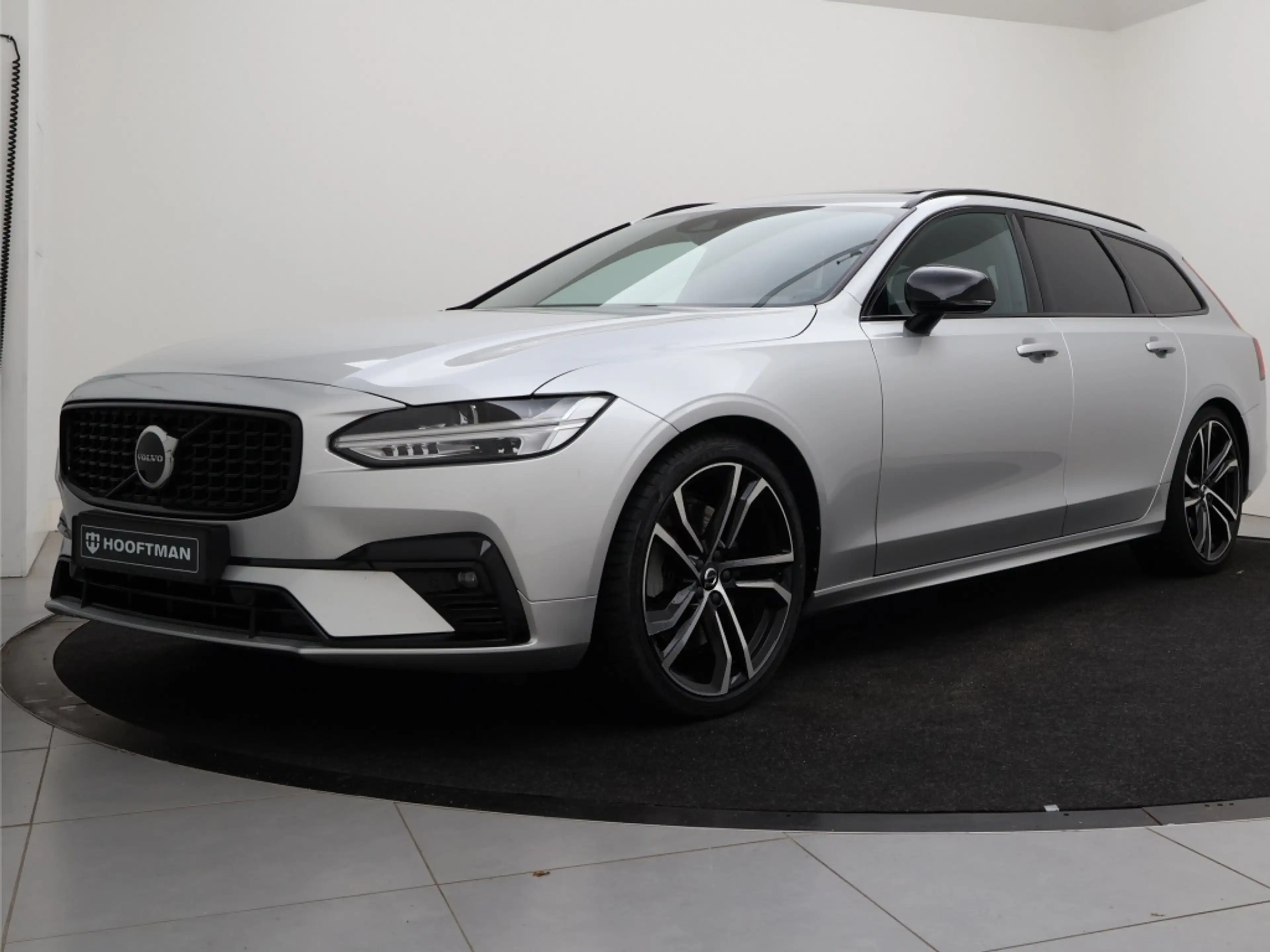 Volvo V90 B4 AUT(8) R-DESIGN SCHUIFDAK 20INCH HARMAN KARDON — photo 2