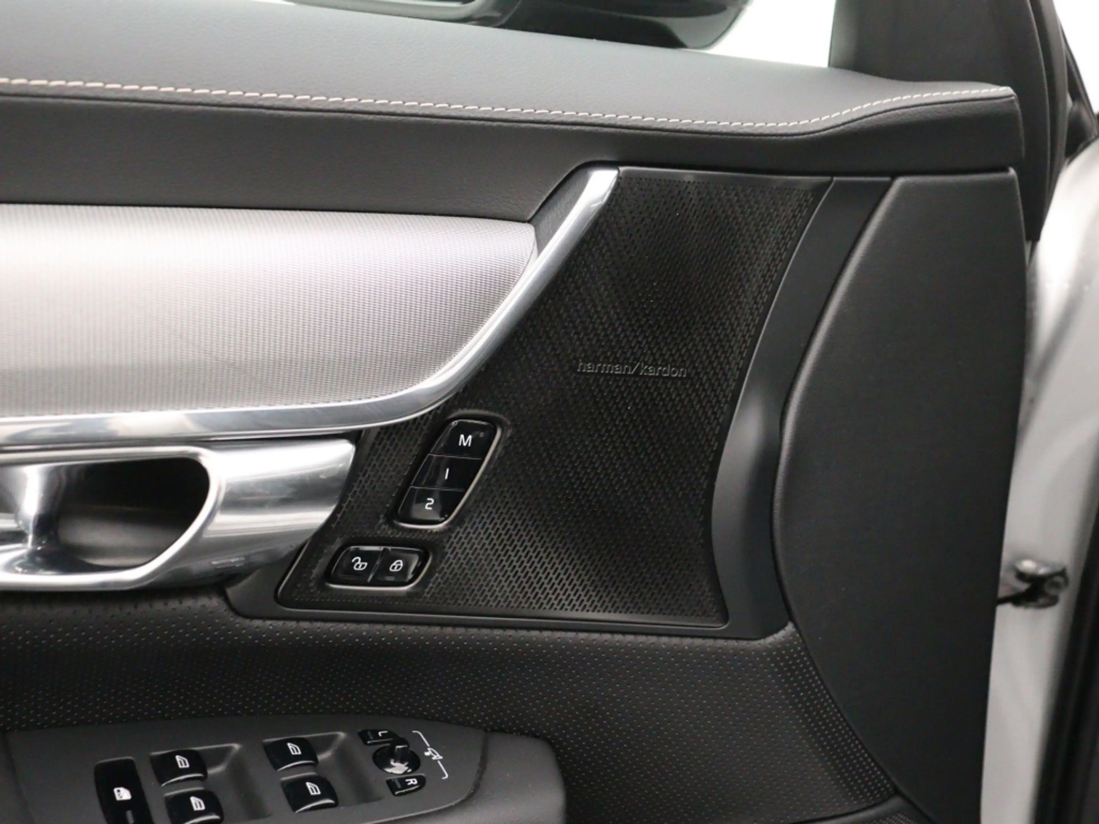 Volvo V90 B4 AUT(8) R-DESIGN SCHUIFDAK 20INCH HARMAN KARDON — photo 13