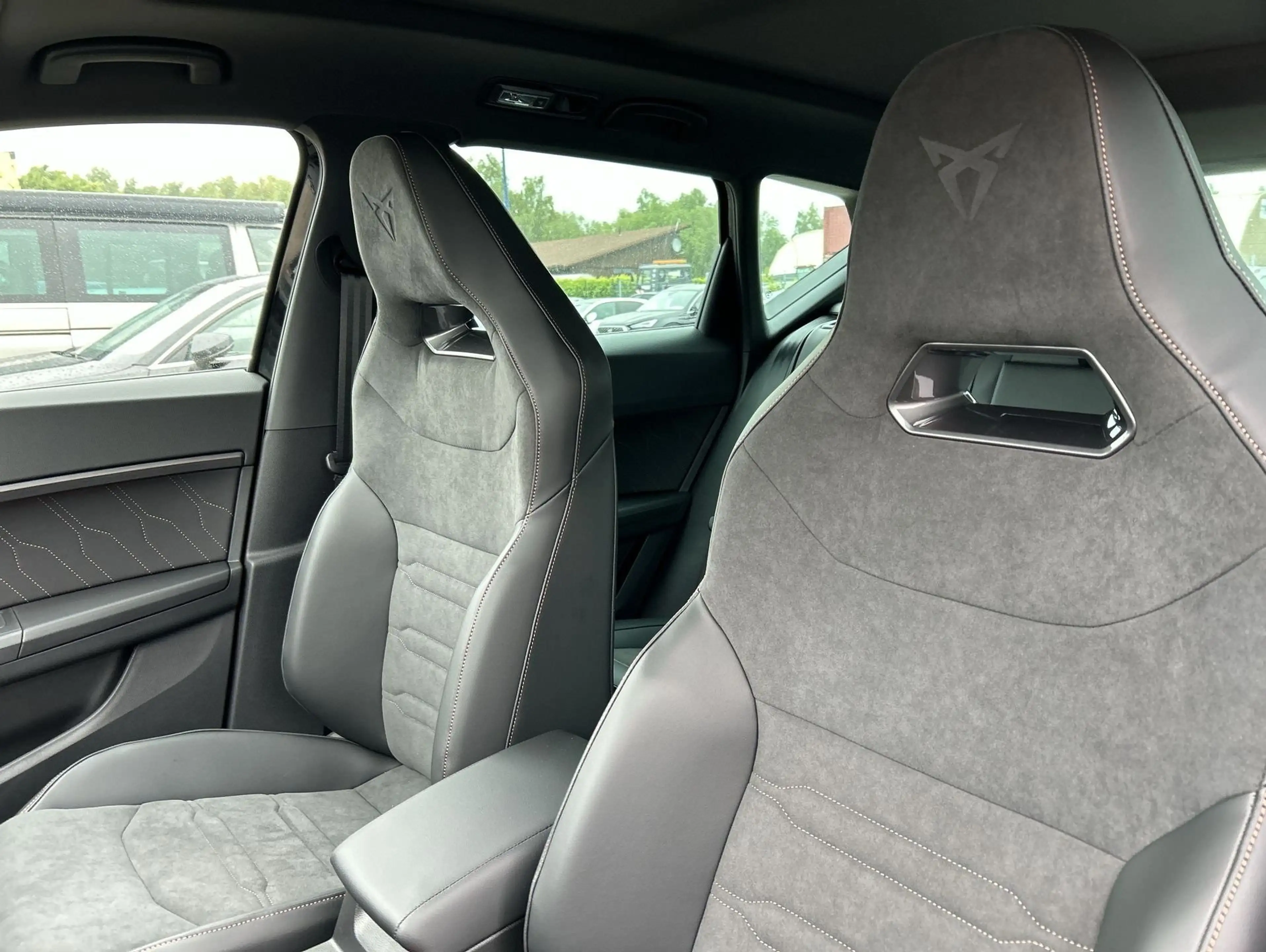 CUPRA Ateca 1.5 TSI Pano ACC LED Navi Pano RFK Sitzh — photo 12