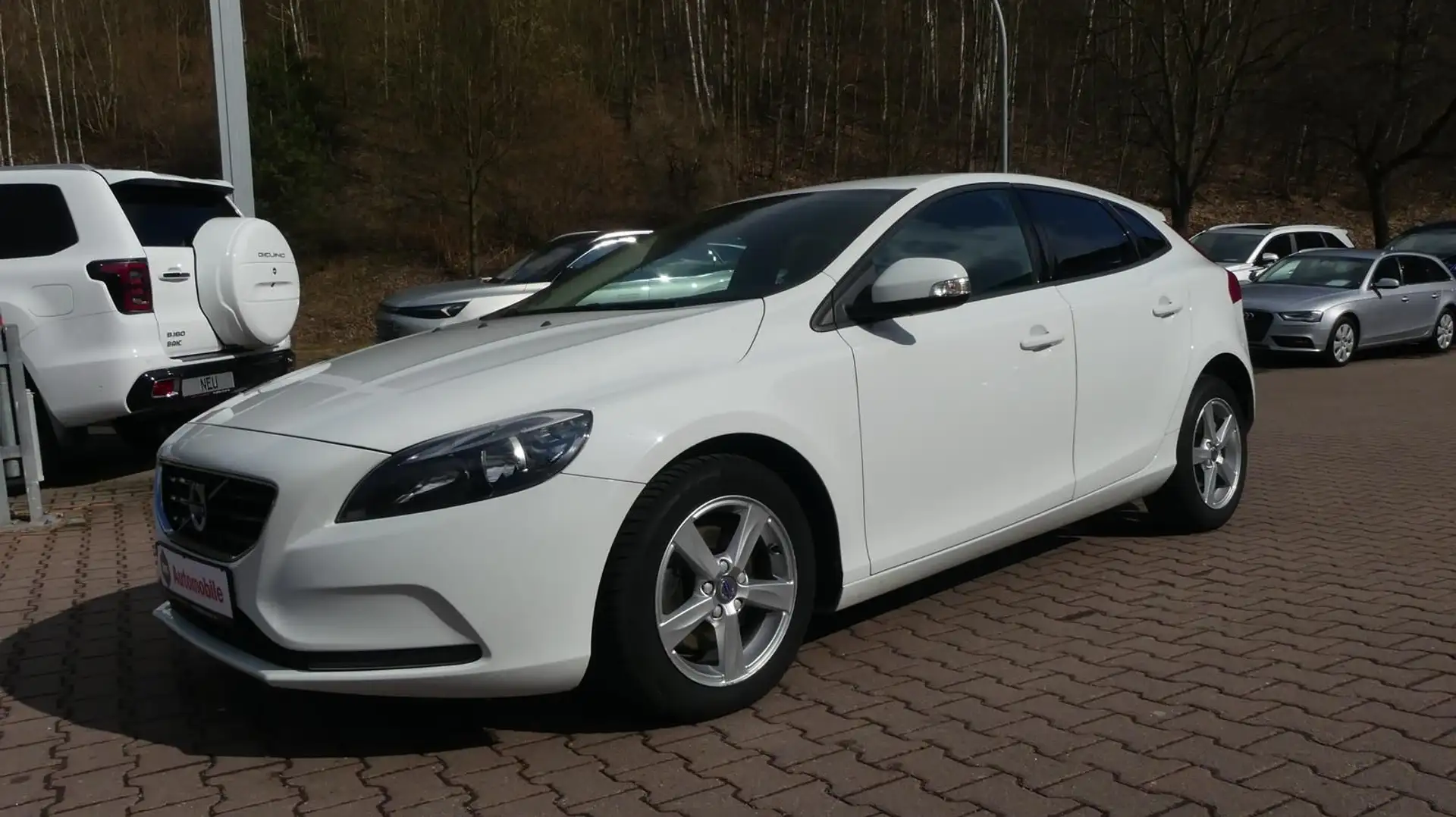 Volvo V40 Cross Country V40*SHZ*Bluetooth*Scheckheft gepflegt Weiß - 1
