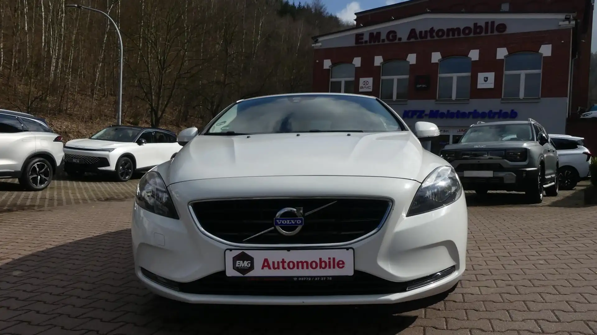 Volvo V40 Cross Country V40*SHZ*Bluetooth*Scheckheft gepflegt Weiß - 2