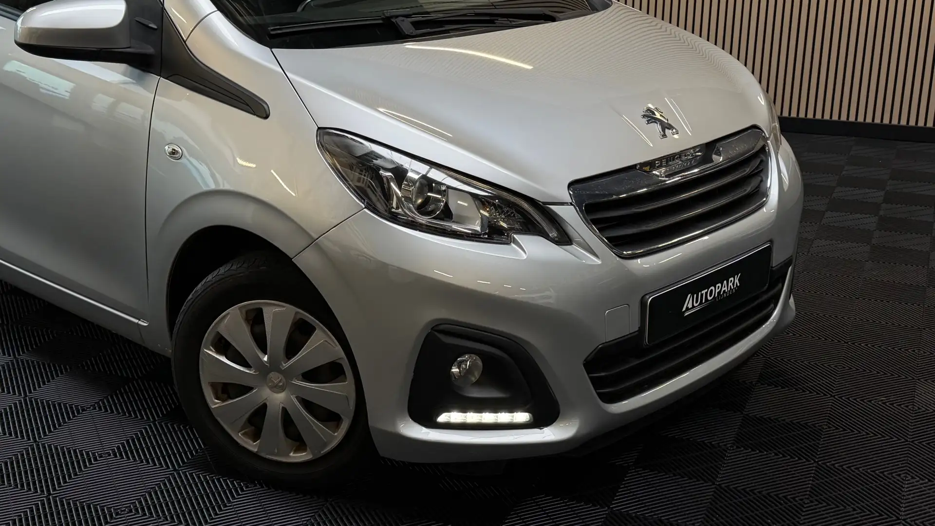 Peugeot 108 1.0 e-VTi Active Grijs - 2