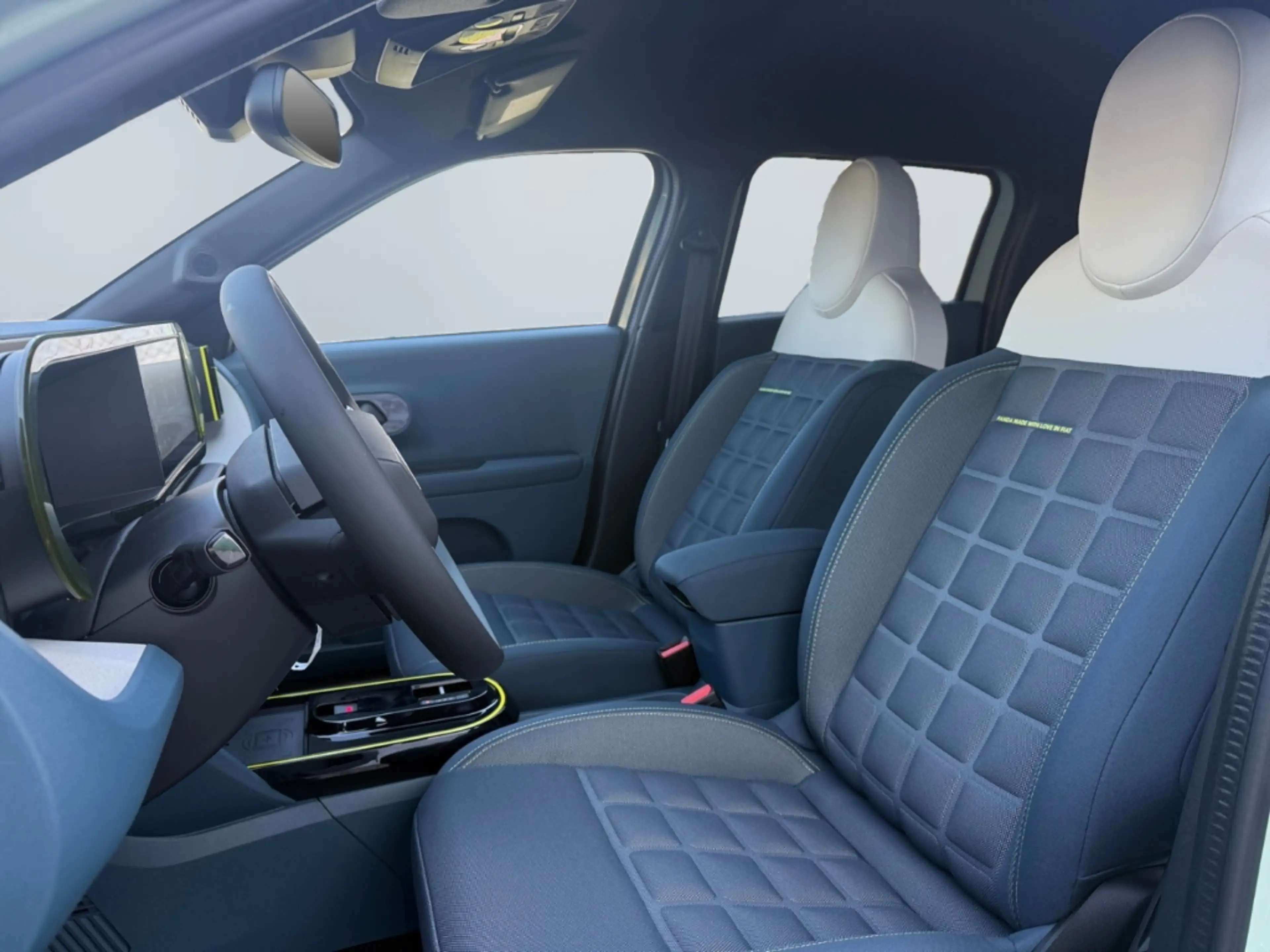 Fiat Grande Panda La Prima Navi Digitales Cockpit LED ACC Apple CarP — photo 9