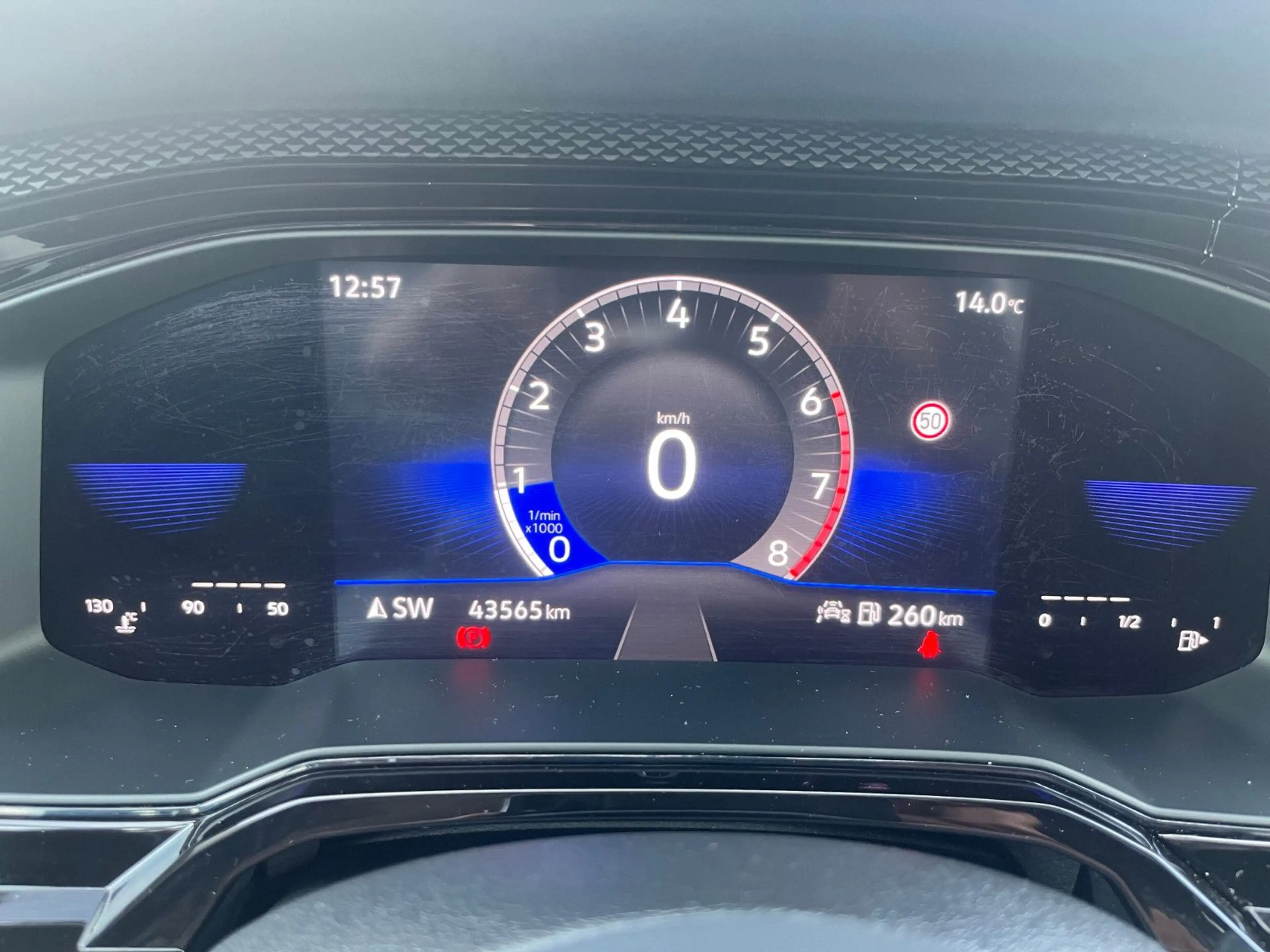 Volkswagen Polo VI Life mit LED+PDC+Navi — photo 12