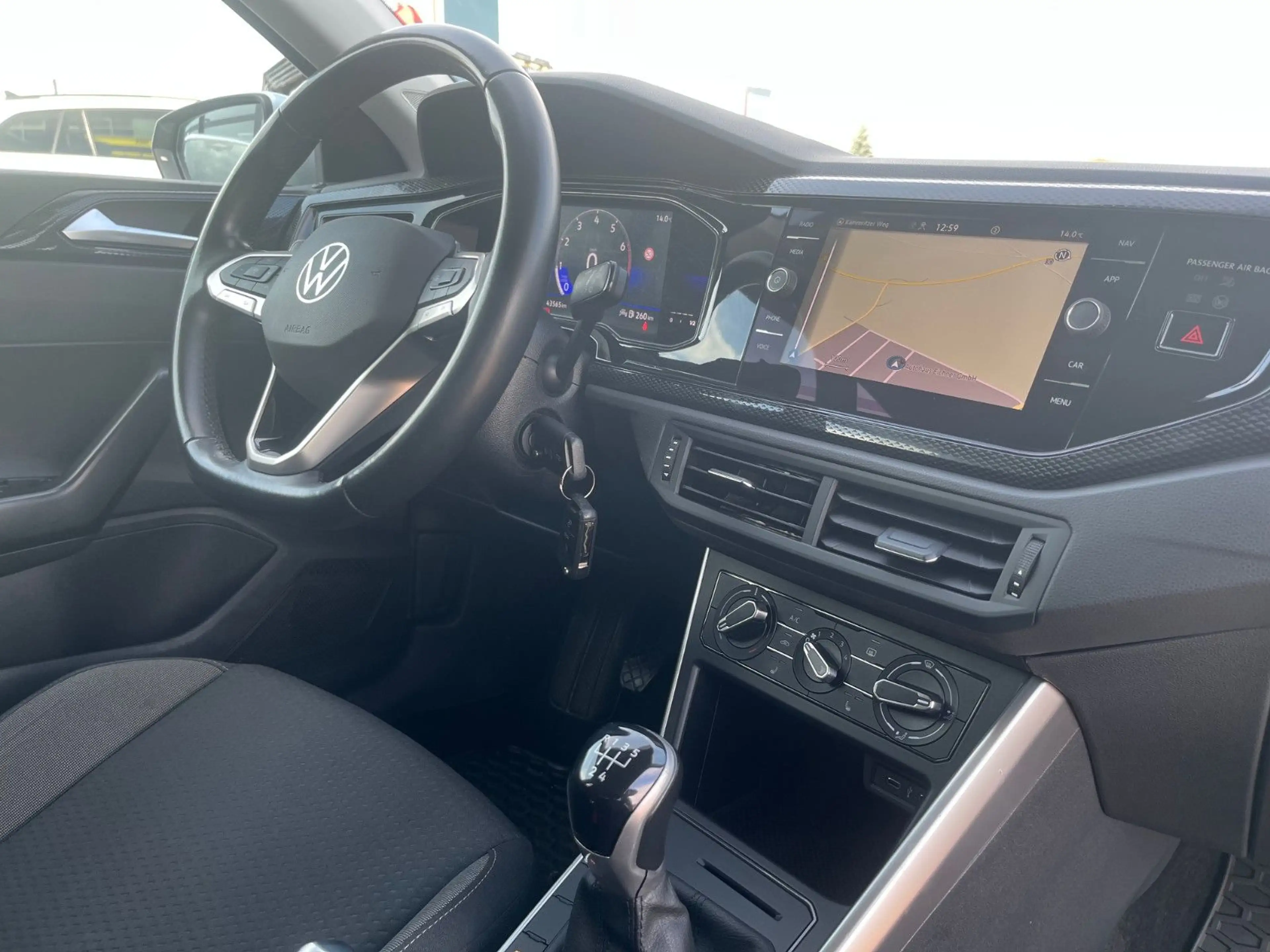 Volkswagen Polo VI Life mit LED+PDC+Navi — photo 15