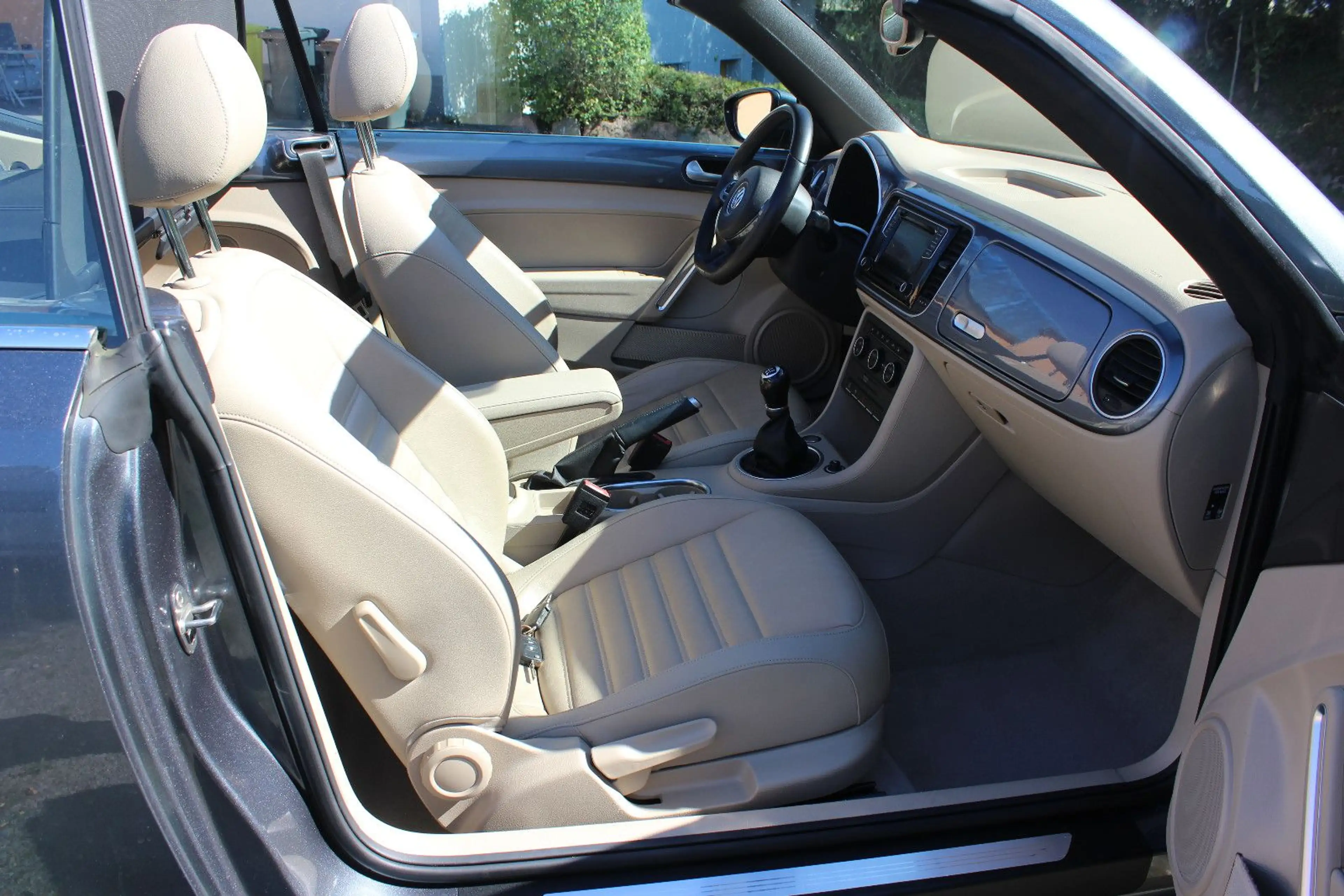 Volkswagen Beetle Cabriolet Design BMT — photo 11