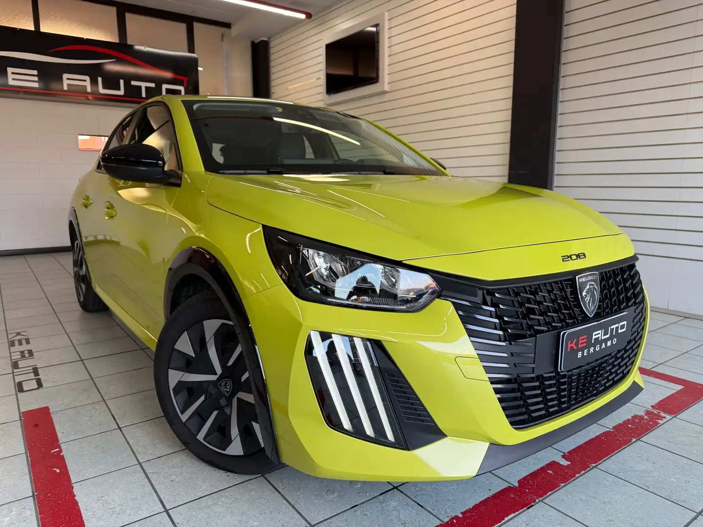 Peugeot 208 208 II 2023 1.2 puretech Style s Giallo - 1
