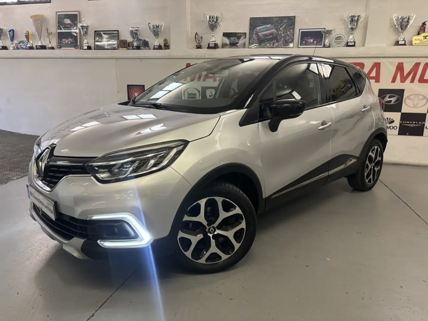 Renault Captur TCe Energy Zen 87kW Plateado - 1