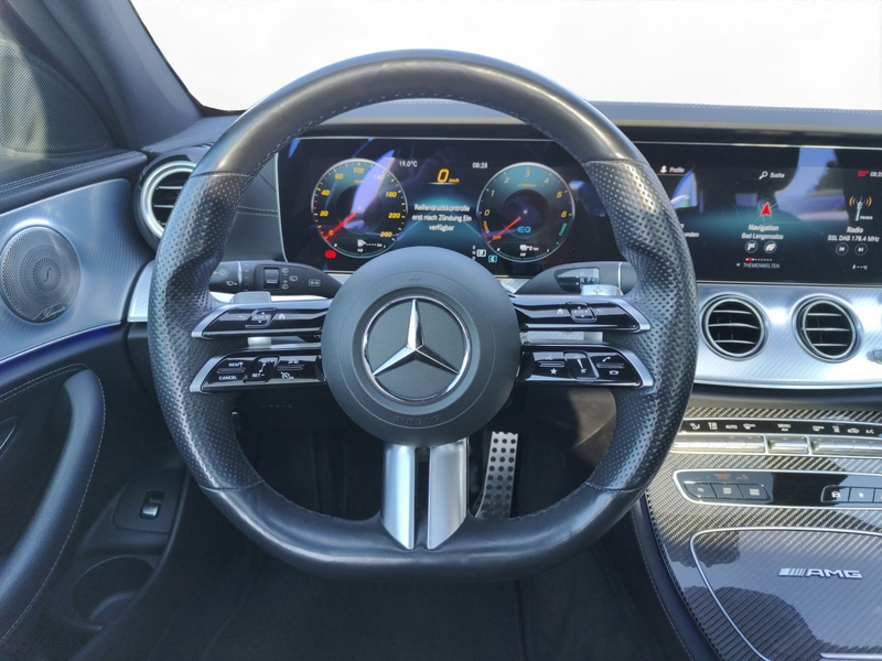 Mercedes-Benz E 300 de 4Matic AMG Line Pano AHK Luft Burmester — photo 7