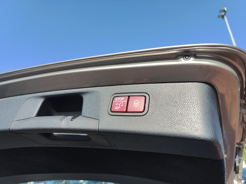 Mercedes-Benz E 300 de 4Matic AMG Line Pano AHK Luft Burmester — photo 19