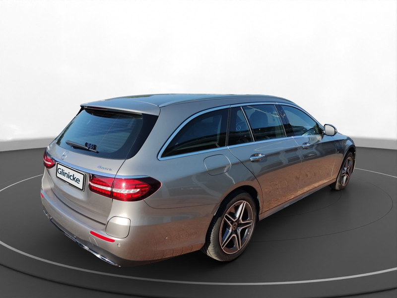 Mercedes-Benz E 300 de 4Matic AMG Line Pano AHK Luft Burmester — photo 11