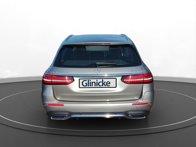 Mercedes-Benz E 300 de 4Matic AMG Line Pano AHK Luft Burmester — photo 9