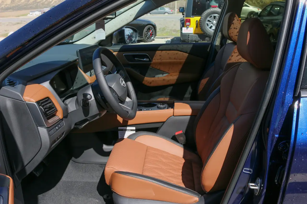 Nissan Rogue снимка Nissan Rogue