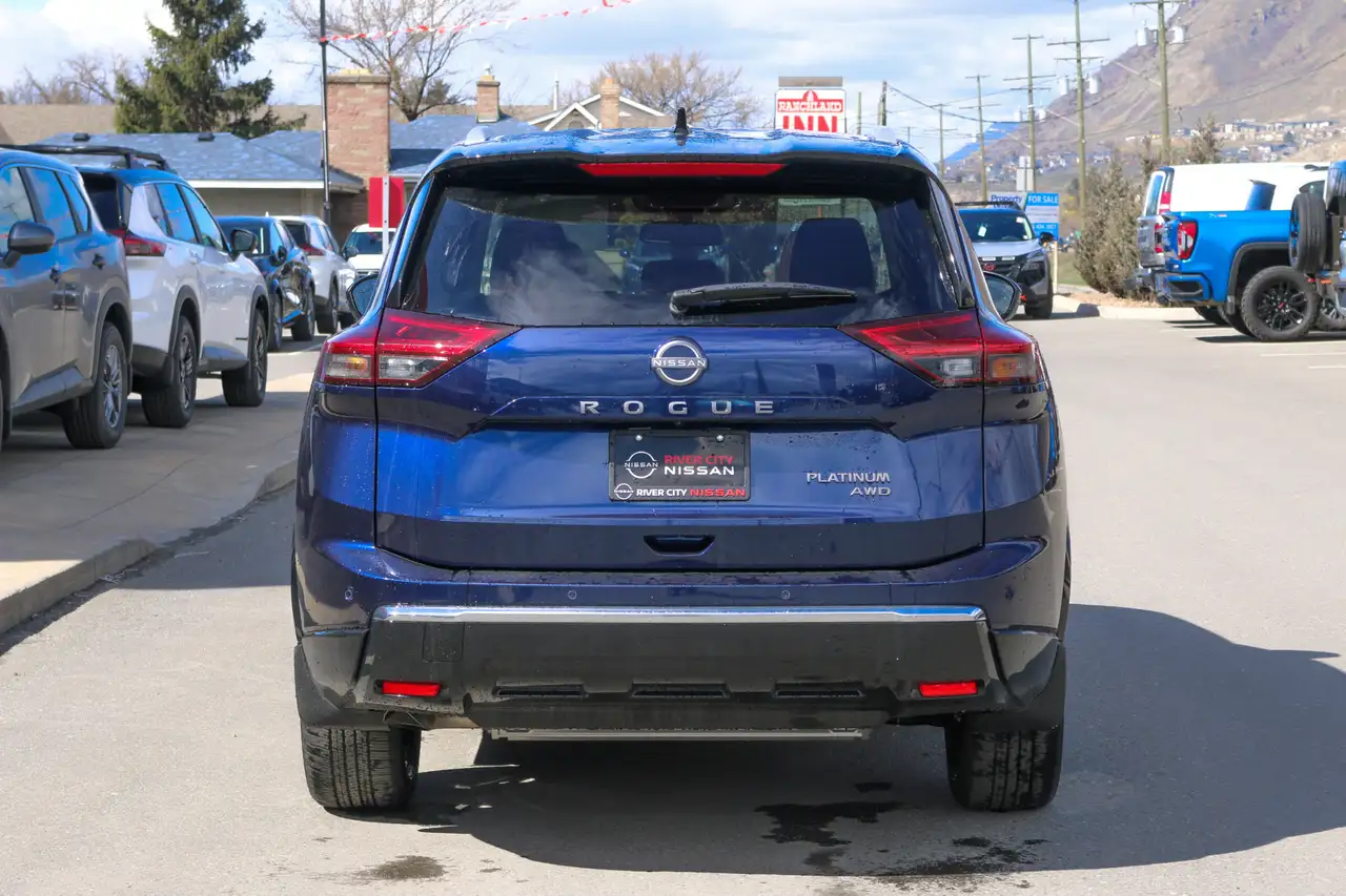 Nissan Rogue снимка Nissan Rogue