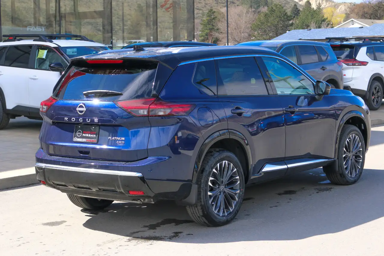 Nissan Rogue снимка Nissan Rogue