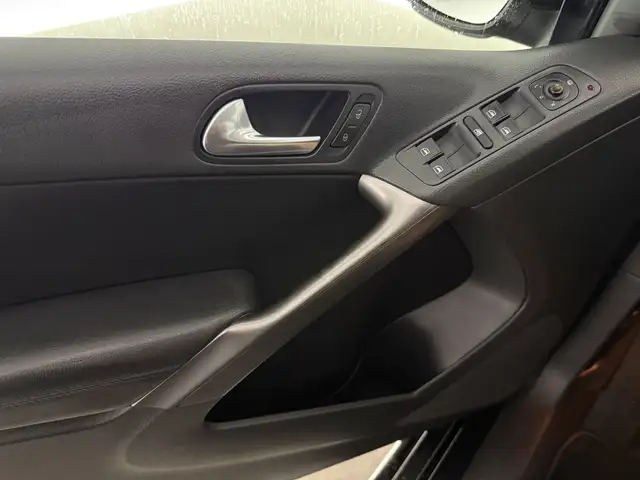 Volkswagen Tiguan view 25