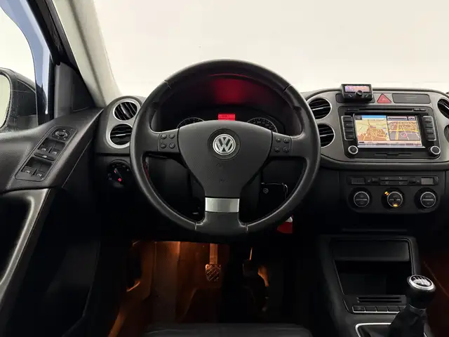 Volkswagen Tiguan view 13