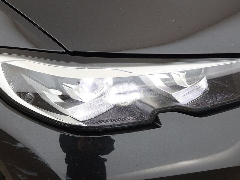 BMW 330 e Limousine Sport Aut LED AHK NAVI LEDER TEMP — photo 10
