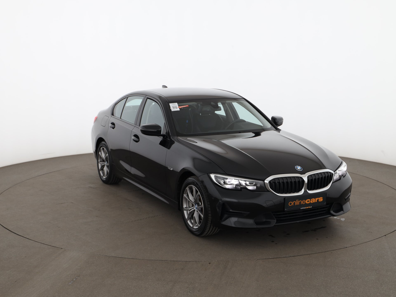 BMW 330 e Limousine Sport Aut LED AHK NAVI LEDER TEMP — photo 5