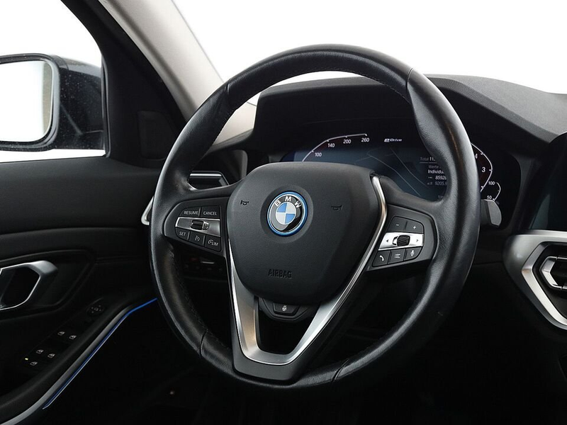 BMW 330 e Limousine Sport Aut LED AHK NAVI LEDER TEMP — photo 12