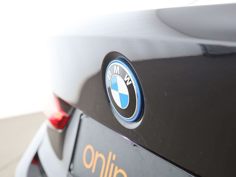 BMW 330 e Limousine Sport Aut LED AHK NAVI LEDER TEMP — photo 8