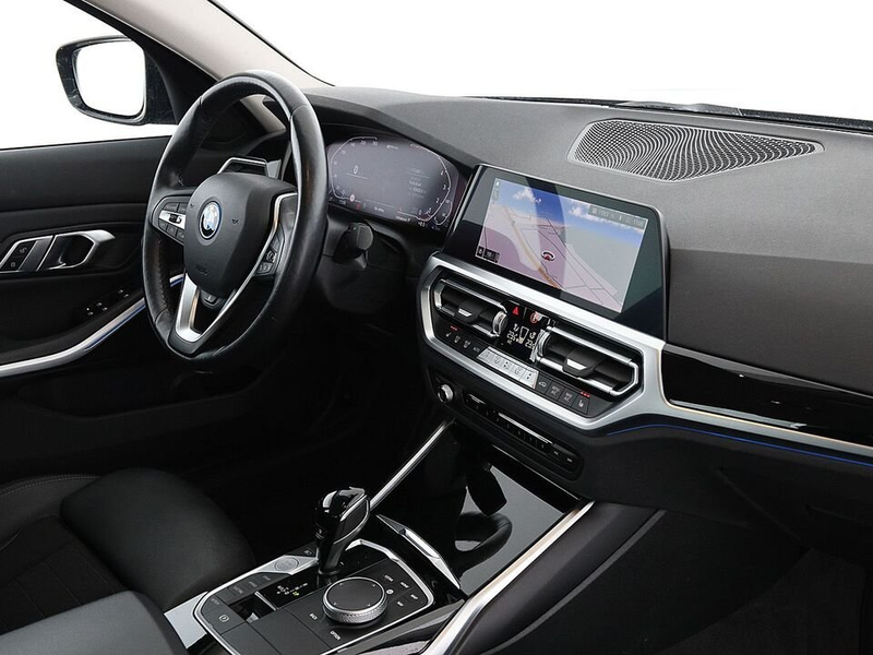 BMW 330 e Limousine Sport Aut LED AHK NAVI LEDER TEMP — photo 13