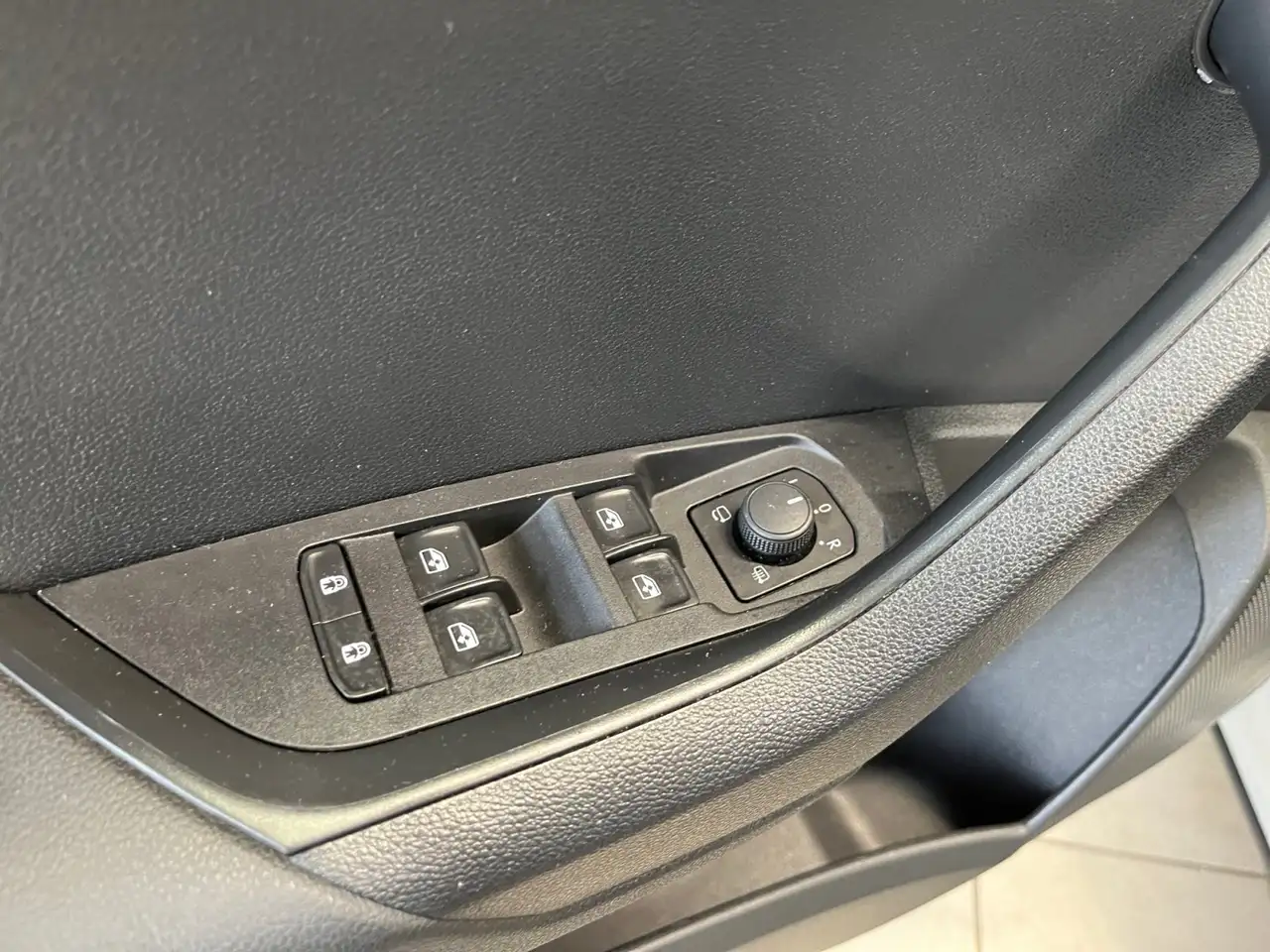 Skoda Karoq Clever 1.5 TSI DSG ACC Klimaautomatik PDC, миниатюра 21