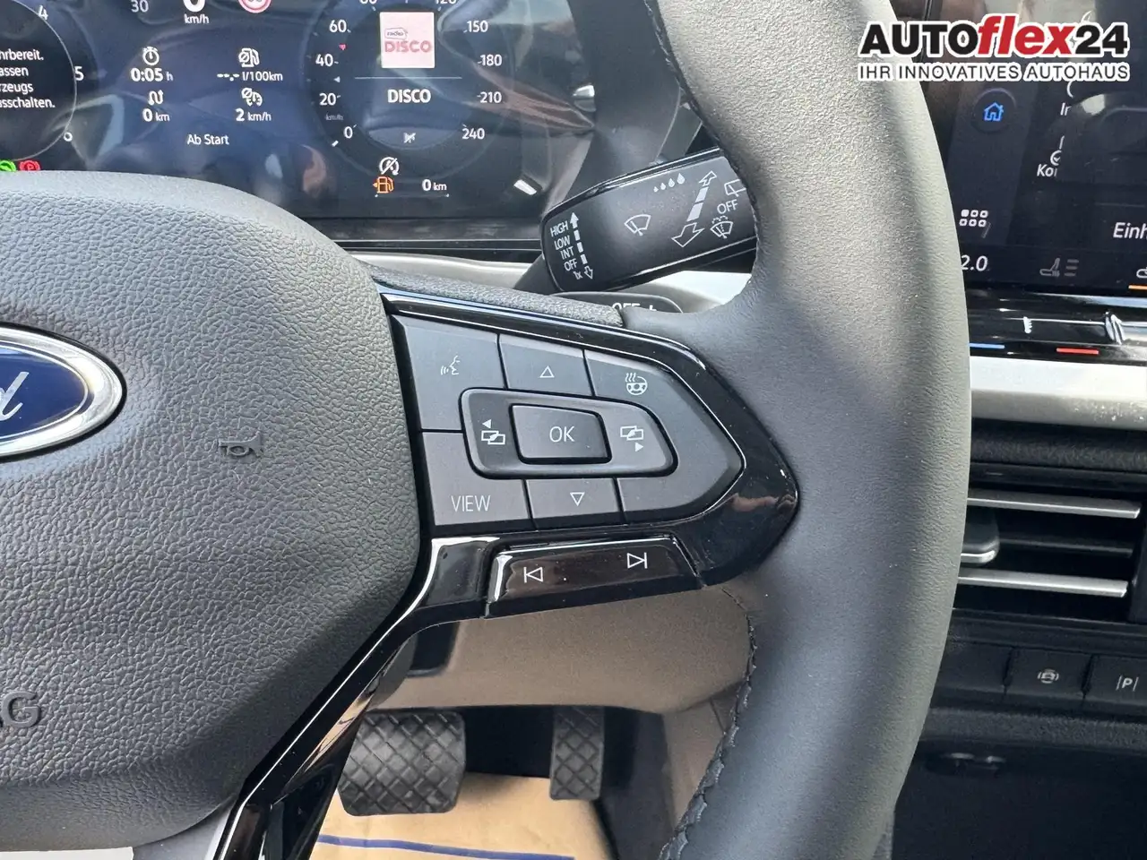 Ford Tourneo Connect Grand Titanium 2,0 TDCI L2 7 Sitzer Klimaautoma... 15