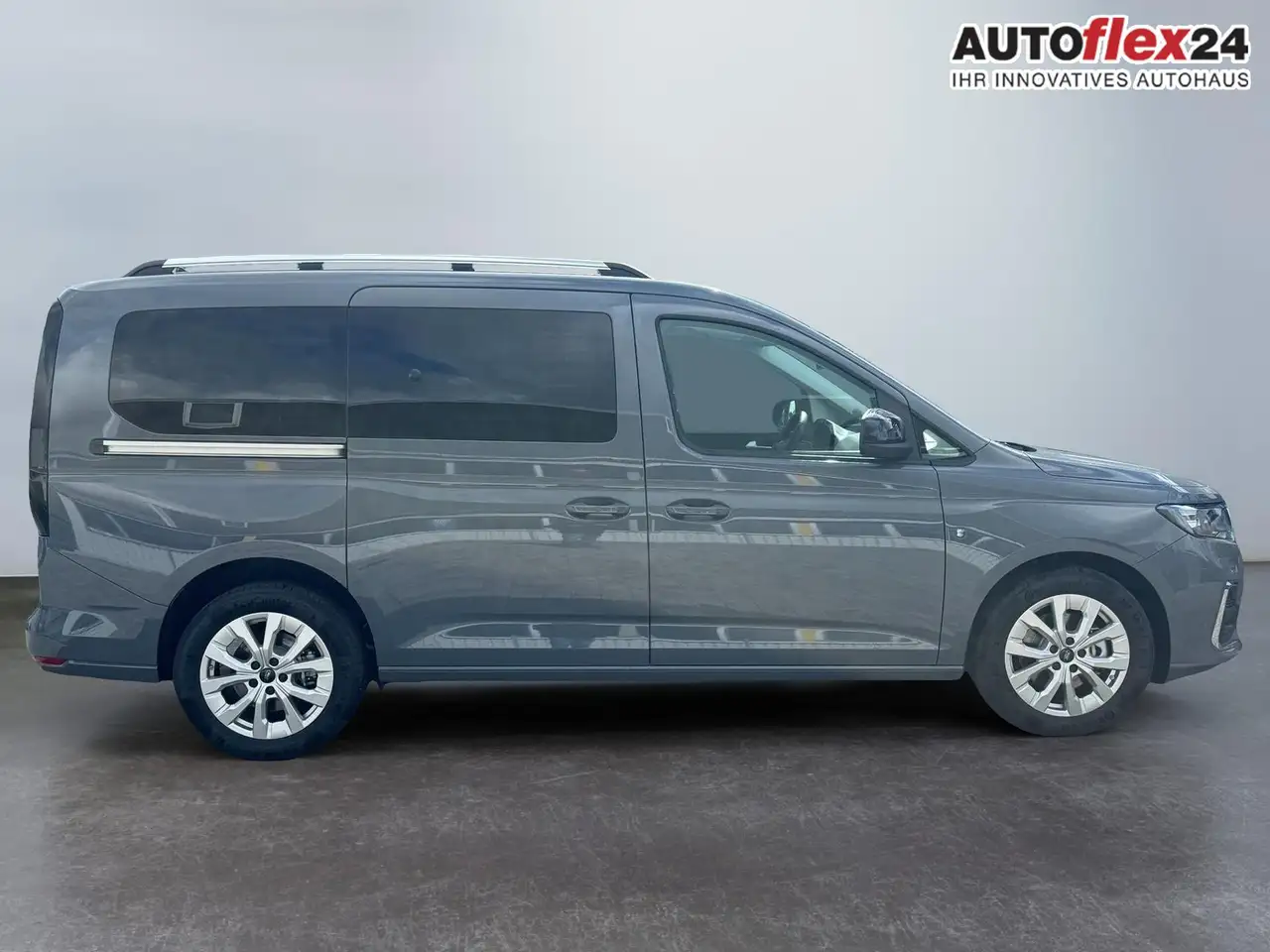Ford Tourneo Connect Grand Titanium 2,0 TDCI L2 7 Sitzer Klimaautoma... 8