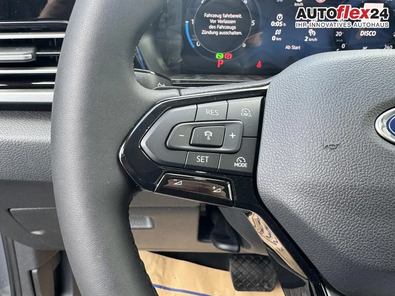 Ford Tourneo Connect Grand Titanium 2,0 TDCI L2 7 Sitzer Klimaautoma... 14