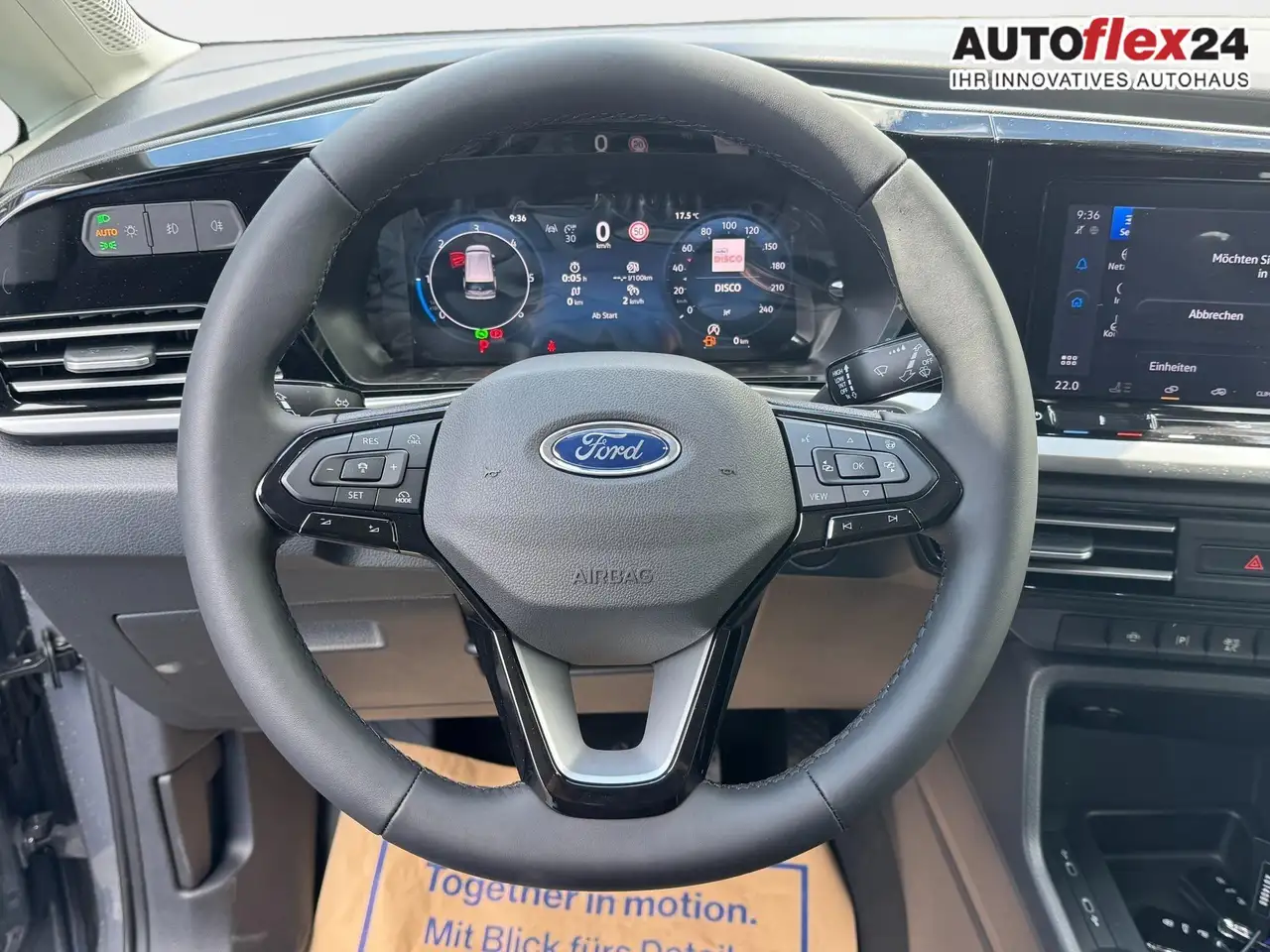 Ford Tourneo Connect Grand Titanium 2,0 TDCI L2 7 Sitzer Klimaautoma... 13