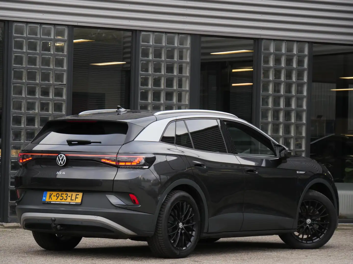 Volkswagen ID.4 1ST MAX 77kWh/ PANORAMADAK/ 360°CAMERA/ ELEKT. KLE Grijs - 2