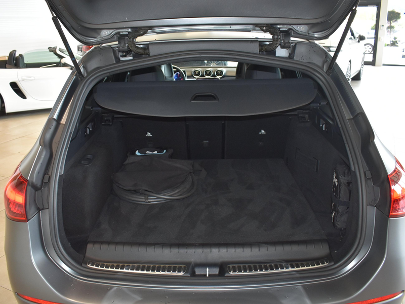 Mercedes-Benz C 300 C 300 e T //AMG Sport //Night //Pano — photo 13