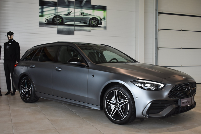Mercedes-Benz C 300 C 300 e T //AMG Sport //Night //Pano — photo 8