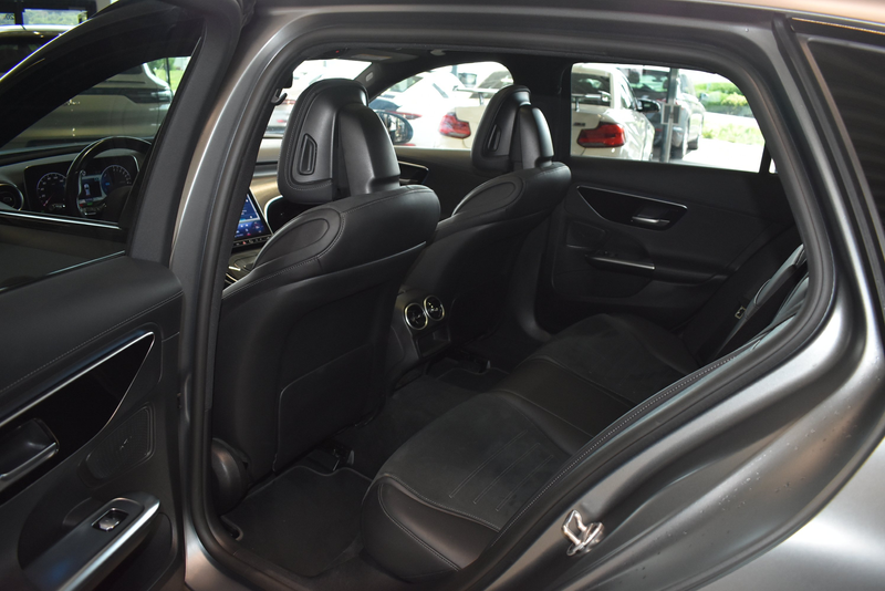 Mercedes-Benz C 300 C 300 e T //AMG Sport //Night //Pano — photo 14