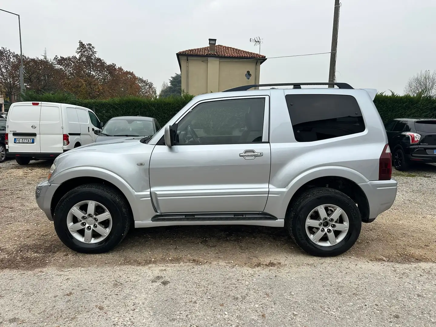 Mitsubishi Pajero 4X4 TRAINO AUTOM. Pajero 3p 3.2 tdi 16v Intense Argent - 2