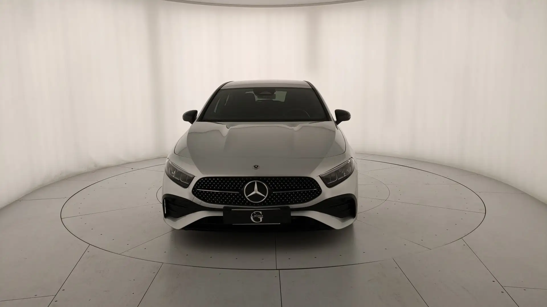 Mercedes-Benz A 200 d AMG Line Advanced Plus auto Zilver - 2