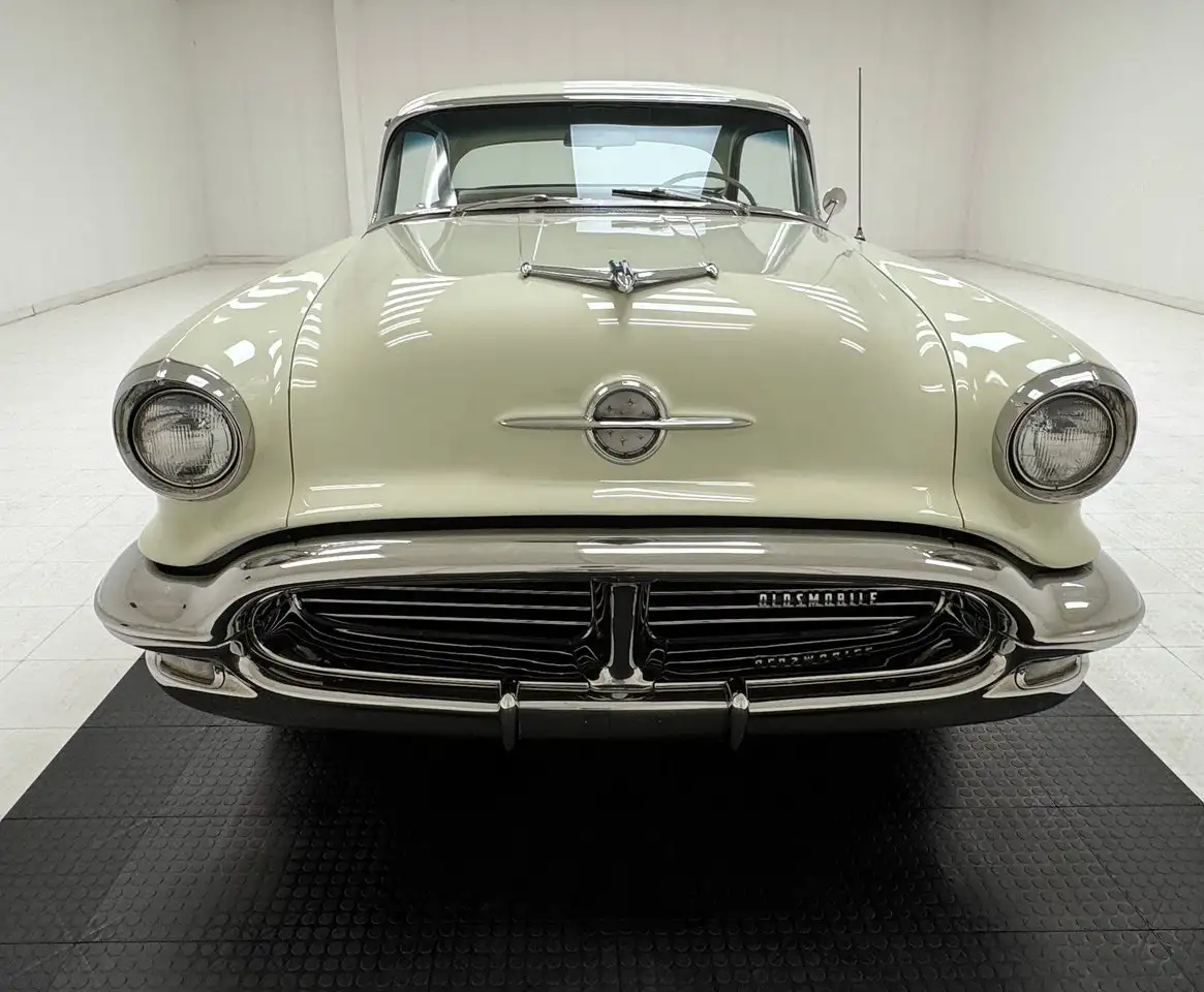 Oldsmobile Holiday 4 Door Hardtop, foto 8