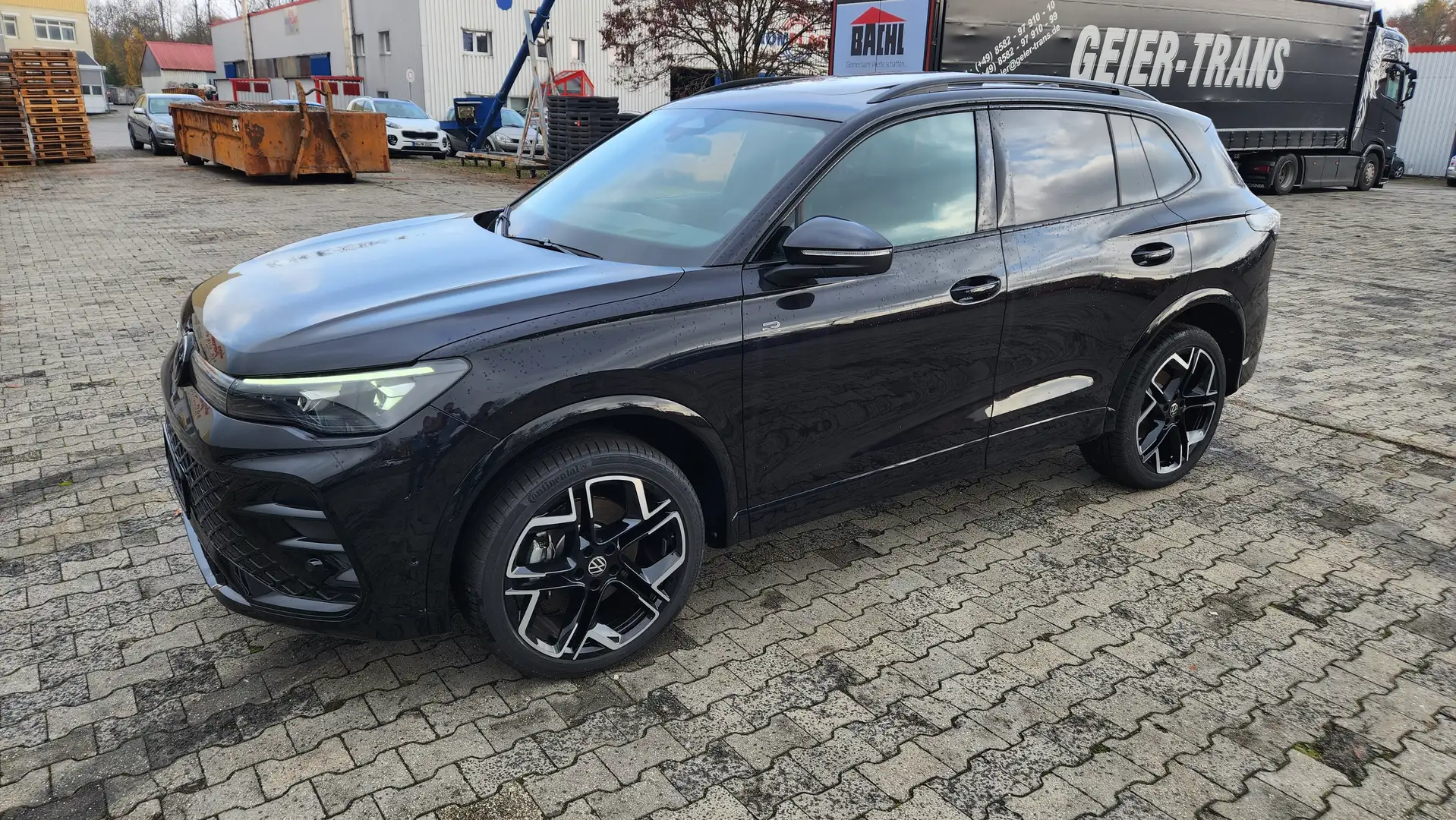 Volkswagen Tiguan Tiguan 2.0 tdi R-Line Plus 4motion 193cv dsg Schwarz - 1