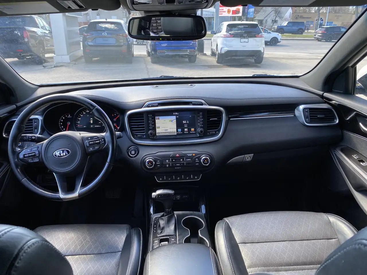 Kia Sorento снимка Kia Sorento