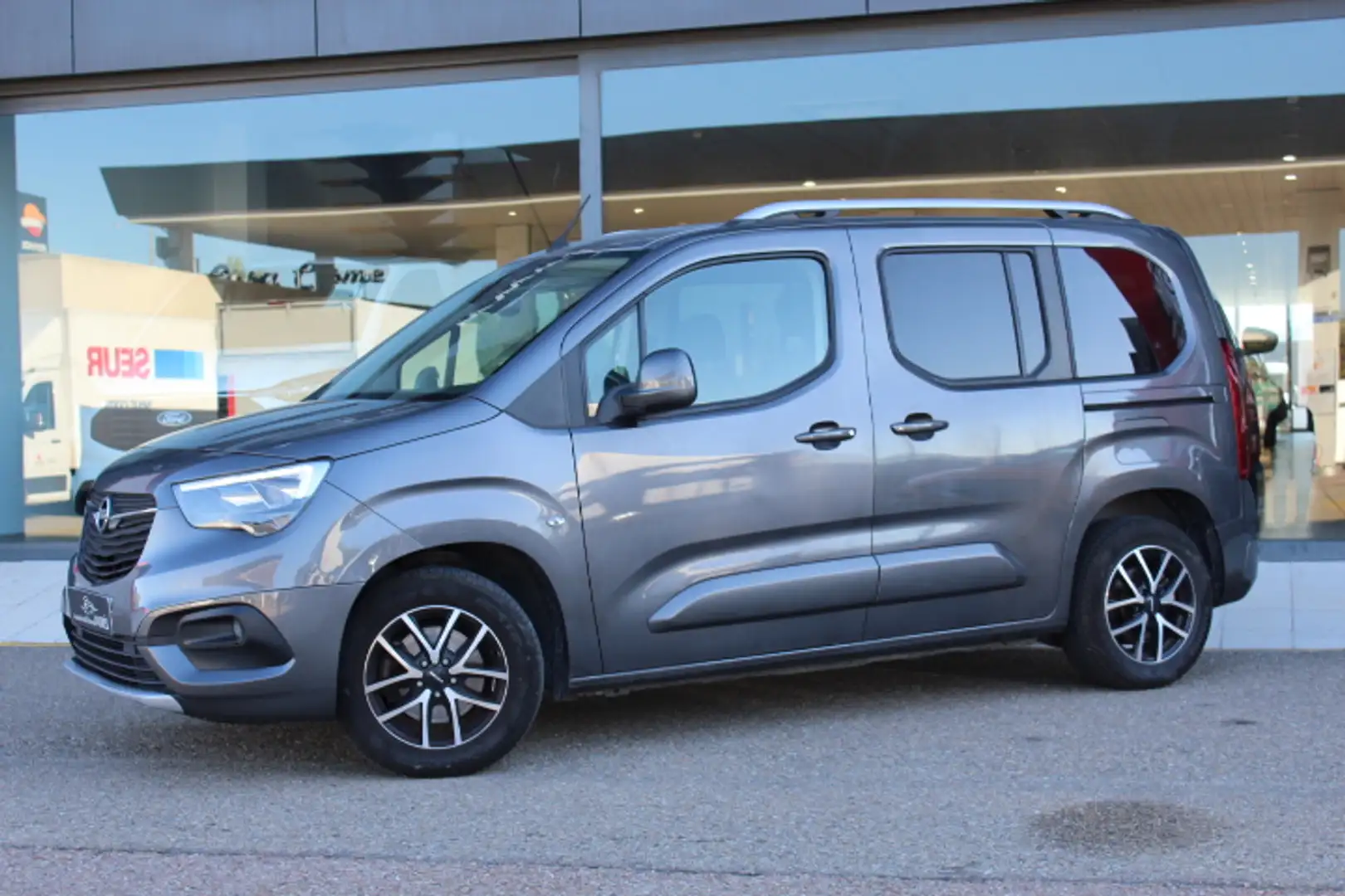 Opel Combo Life 1.5TD S/S Innovation L AT8 130 Gris - 2