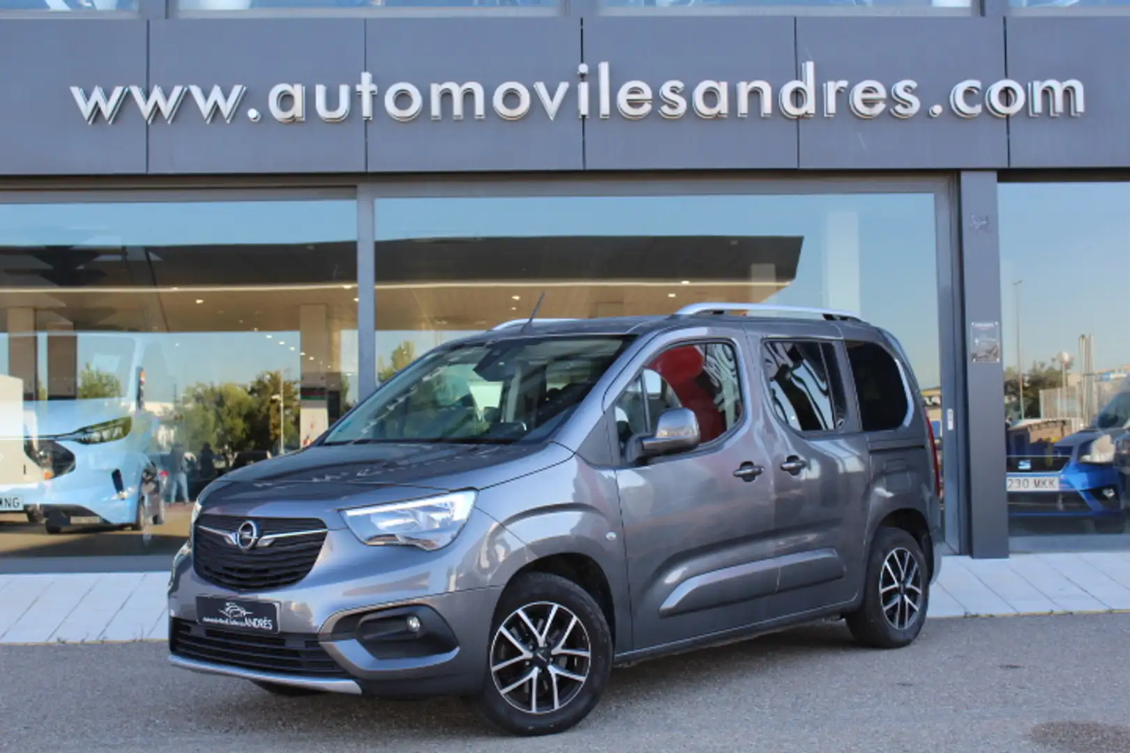 Opel Combo Life 1.5TD S/S Innovation L AT8 130 Gris - 1